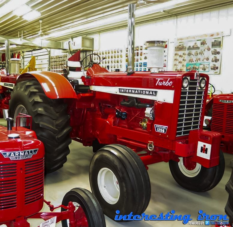 Farmall Land International 1256